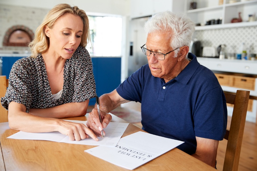 daughter-helping-dad-with-advanced-care-plan