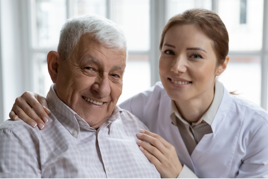senior_with_homecare_nurse