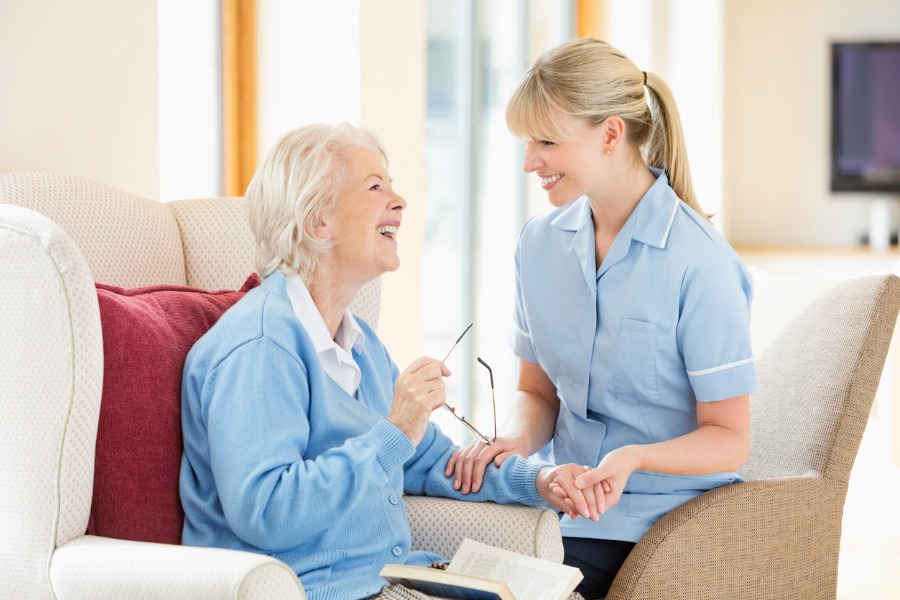 caregiver_with_senior_client