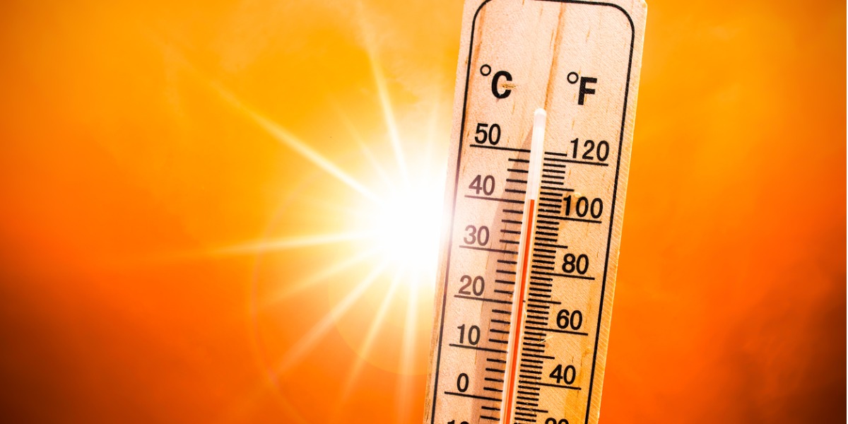 Keeping Seniors Hydrated and Cool in the Summer Months
