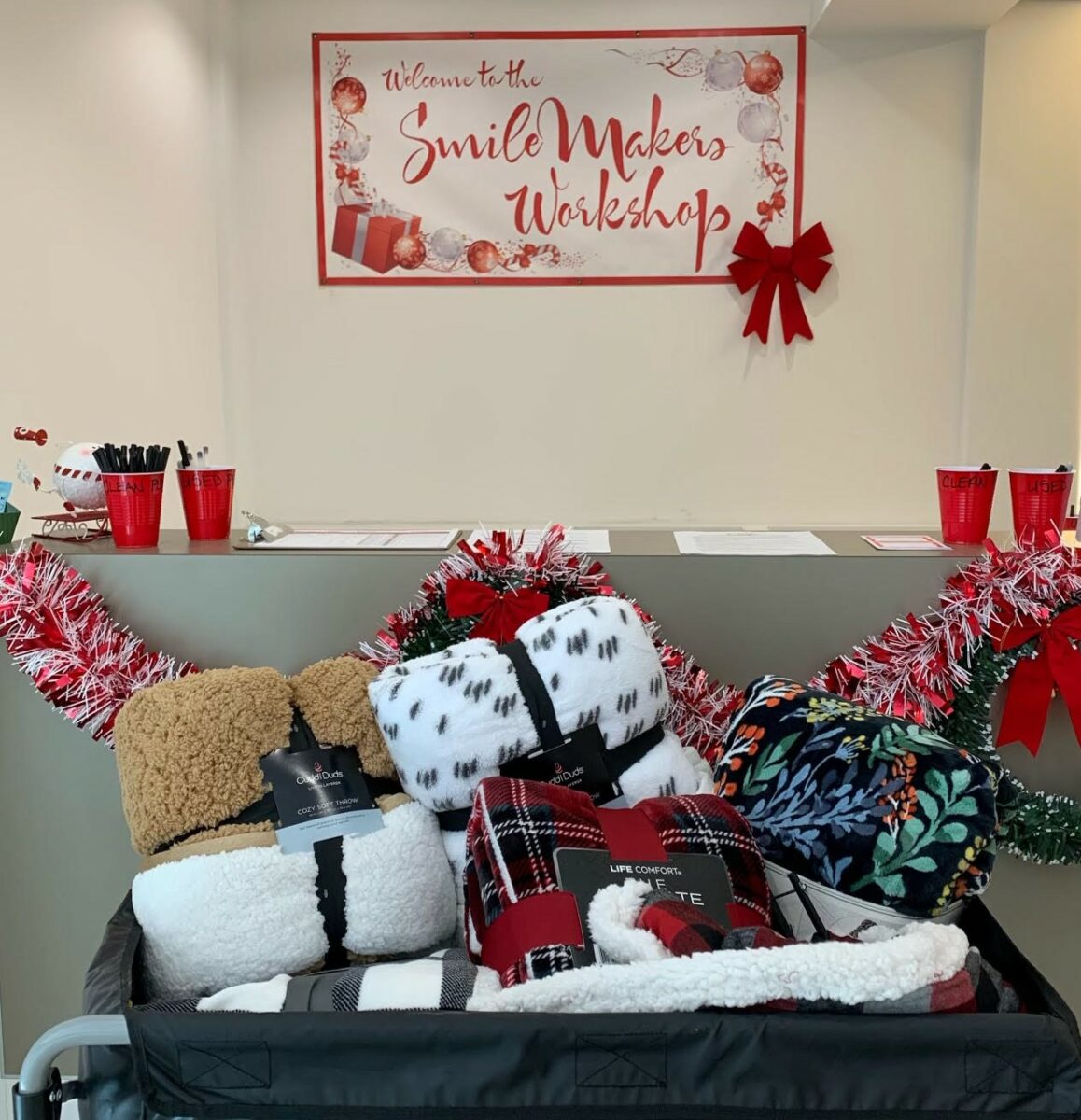 Gifts for Seniors Provide Reasons to Smile at Christmas