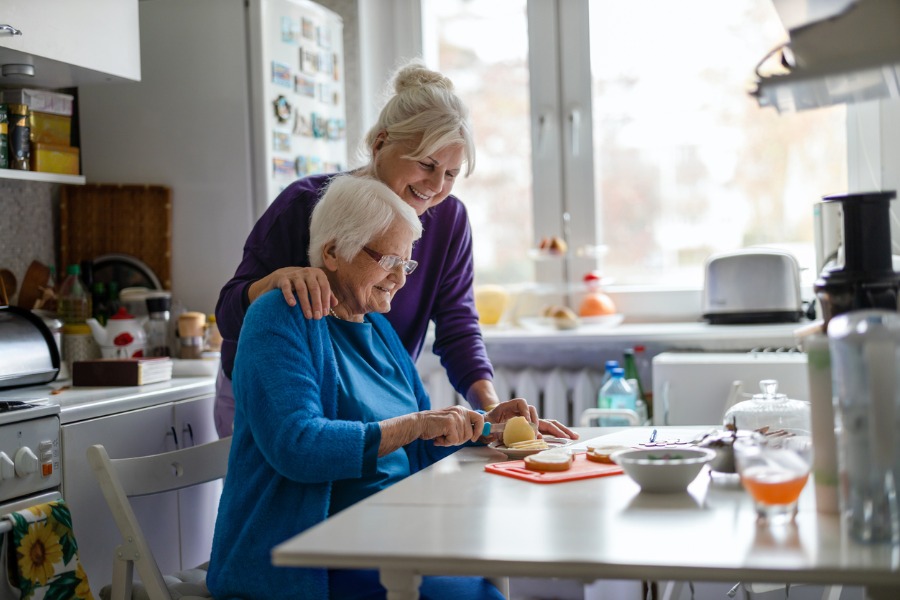 dementia-patient-with-family-caregiver