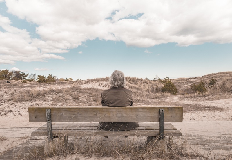 Helping Seniors Stay Safe in the Sun